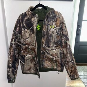 Under Armour Hunting Jacket - Medium (Heavy)